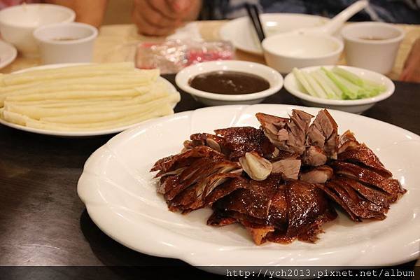 松山區美食餐廳/小巨蛋美食/真福記脆皮烤鴨餐廳