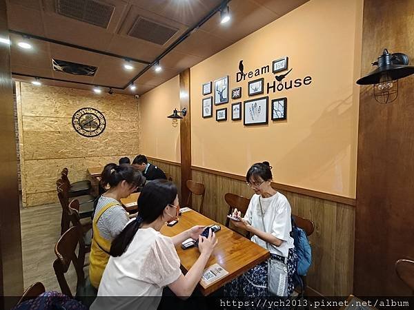 中山國中站美食／小木屋鬆餅錦州店／口味眾多又平價的美食鬆餅