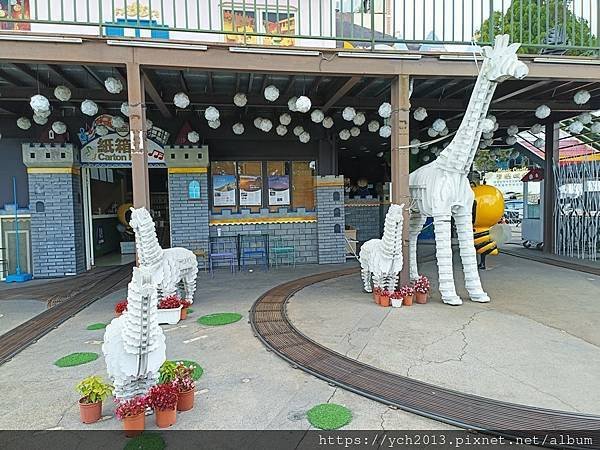 南投清境農場餐廳與景點／美鳳姐的店甕仔雞與紙箱王