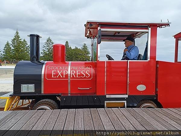 巴瑟爾頓長堤Busselton Jetty搭小火車出海