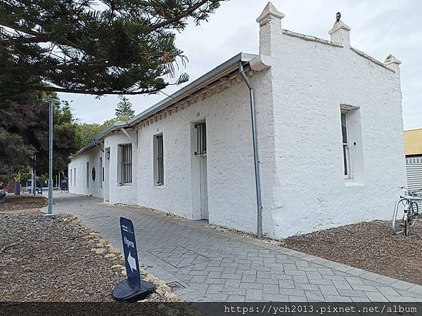 羅特尼斯島烘焙坊用餐／參觀博物館Wadjemup Museu