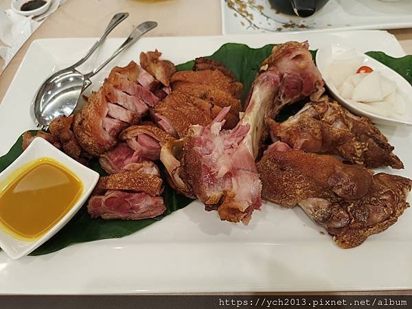 食在綠舞國際觀光飯店－精緻美味的晚餐、多樣點心的宵夜、豐富的