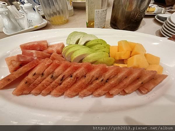 食在綠舞國際觀光飯店－精緻美味的晚餐、多樣點心的宵夜、豐富的