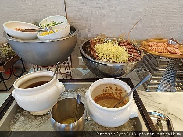 食在綠舞國際觀光飯店－精緻美味的晚餐、多樣點心的宵夜、豐富的