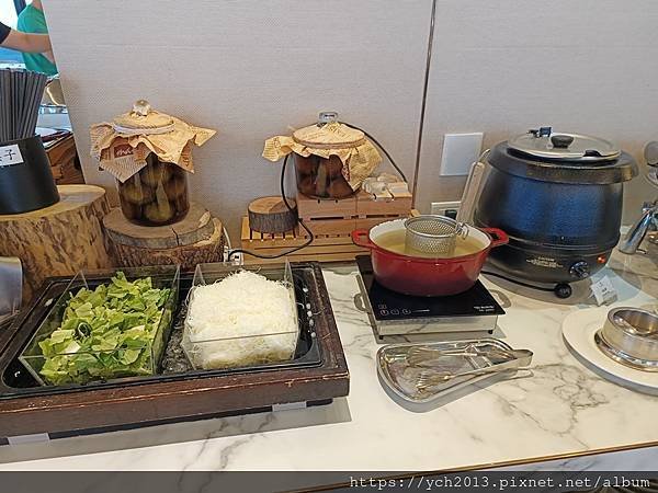 食在綠舞國際觀光飯店－精緻美味的晚餐、多樣點心的宵夜、豐富的