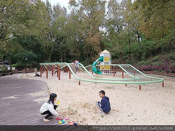 新北泰山景點／辭修公園與尖凍山步道