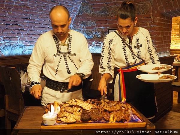 地窖餐廳 Restaurant Sergiana 烤肉大餐／