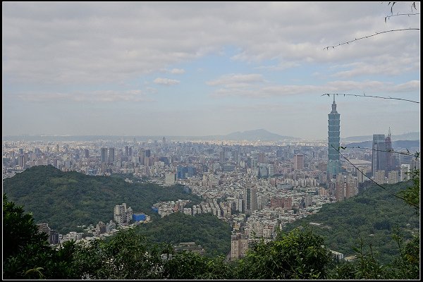 2022.12.25 台北信義區 ‧ 拇指山