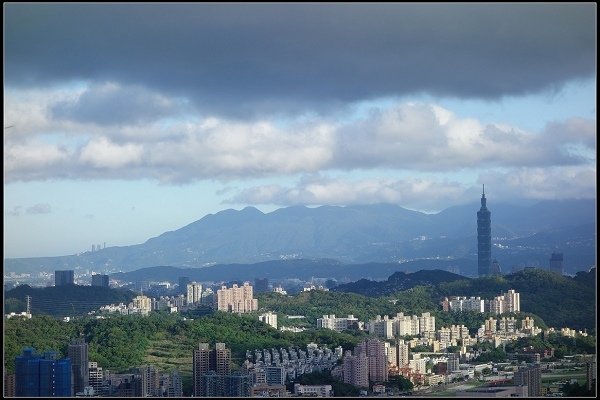 2013.11.09【單車遊記】隱身在豪宅旁的《親水文學步道