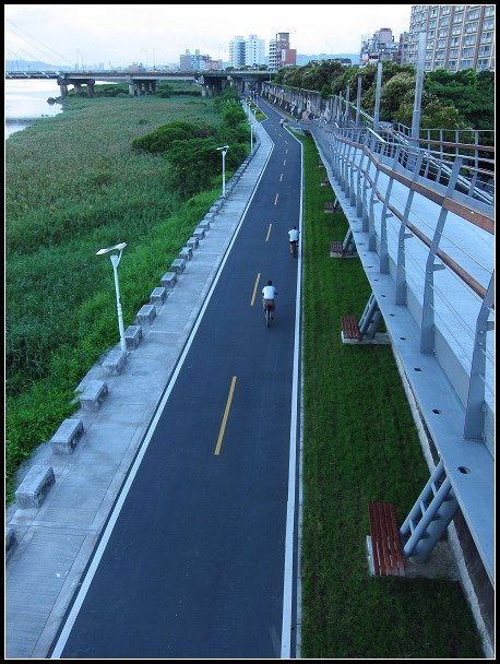 2012.08.26 【單車遊記】遇見彩虹的那一刻‧晨騎河濱