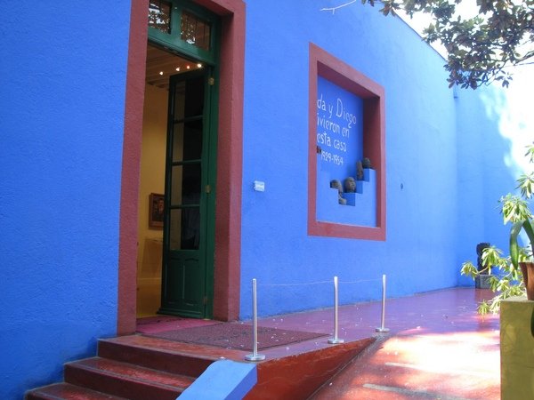 Frida Kahlo 在墨西哥城 Coyoacán 的 Casa Azul 卡薩阿祖爾（青瓦台）