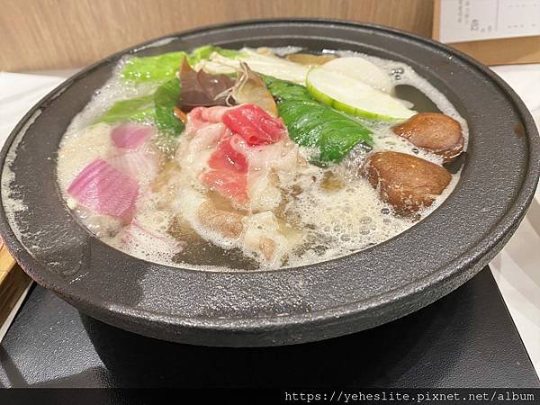 「高雄火鍋」好室鍋物高雄義享店- 手機點餐有新意，食材搭配有