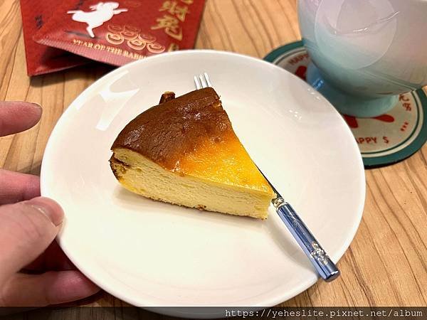 「高雄咖啡店」賦咖啡，隱藏在社區內家庭式咖啡店，熱拿鐵有著又