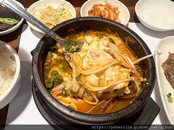 「高雄韓式餐廳」盜飯炙火烤肉定食：將韓式烤肉加入到定食內？！