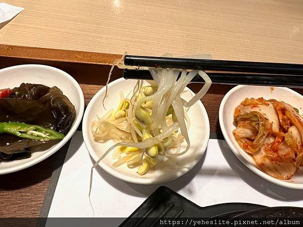 「高雄韓式餐廳」盜飯炙火烤肉定食：將韓式烤肉加入到定食內？！