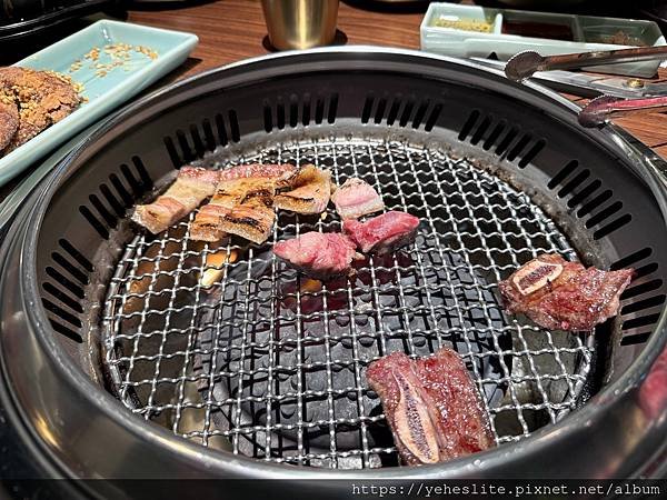 「高雄燒肉」姜滿堂韓式燒肉，主打內用韓式小菜吃到飽的燒肉餐廳