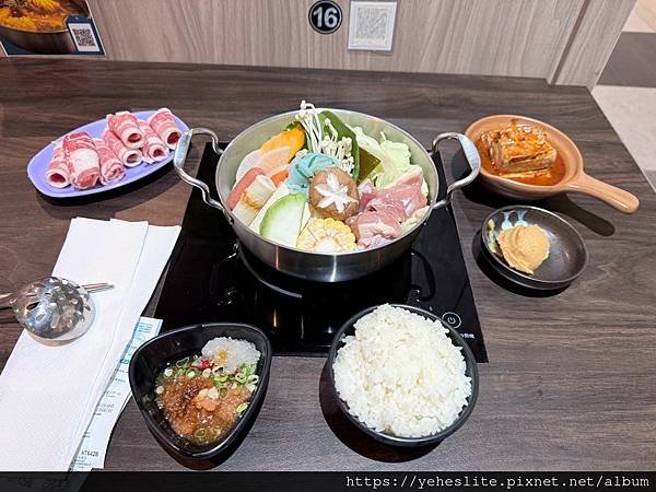 「高雄火鍋」壱起吃火鍋，高雄美麗島捷運站內的火鍋餐廳｜高雄小