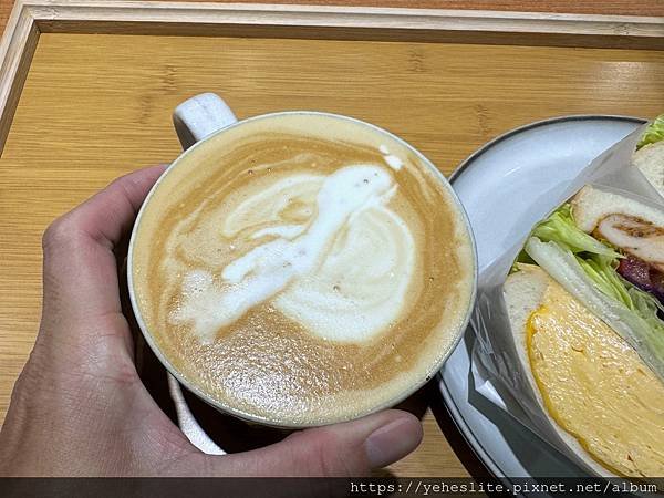 「高雄早餐」呦咪日式手作三明治，水果三明治外觀好吸睛｜鹹食三