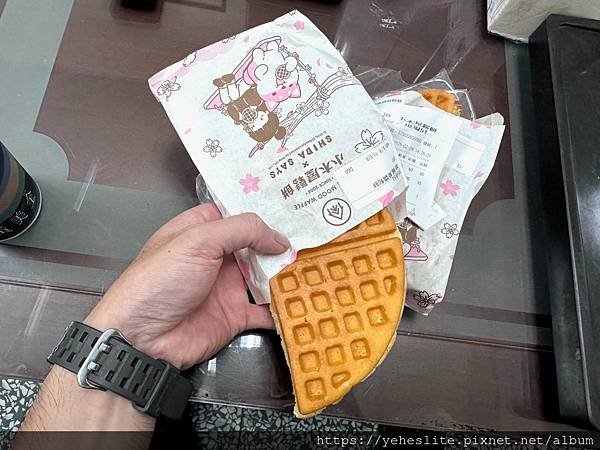 「高雄鬆餅」小木屋鬆餅，帶著有Q勁的好吃口感｜有甜食鹹食多種