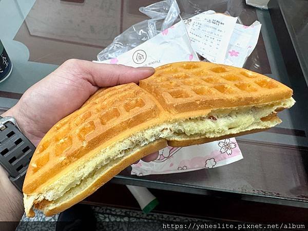 「高雄鬆餅」小木屋鬆餅，帶著有Q勁的好吃口感｜有甜食鹹食多種