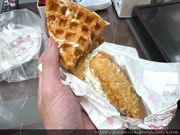 「高雄鬆餅」小木屋鬆餅，帶著有Q勁的好吃口感｜有甜食鹹食多種