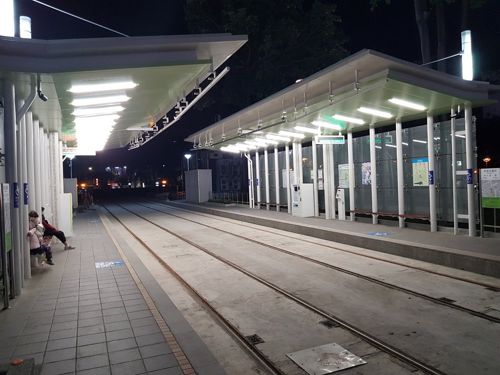 凱旋公園站.jpg