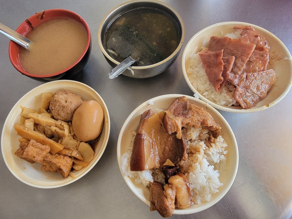 福德順燒肉飯魯肉飯 (1).jpg