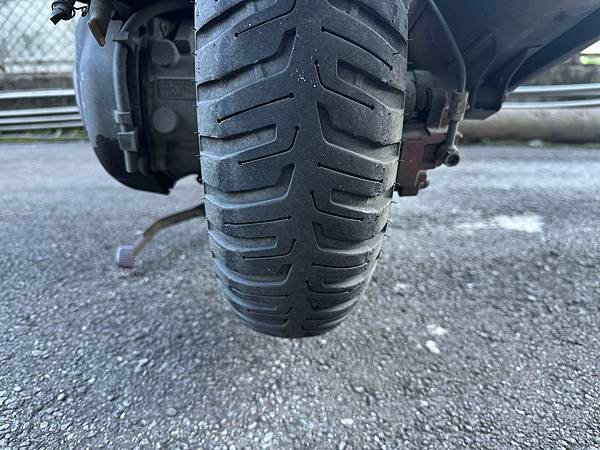 機車13吋輪胎米其林、登陸普、瑪吉斯、建大開箱使用心得