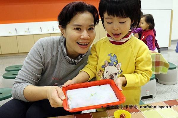 圓圈圈手作藝術 信誼親子館畫布4.JPG