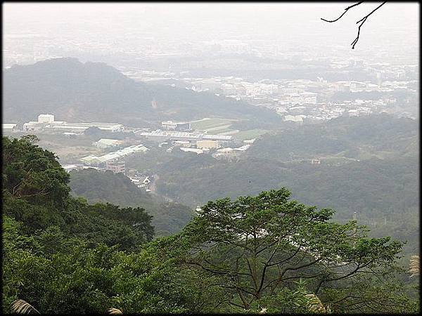 石灰土亢山稜線步道_011.jpg