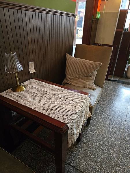 【彰化｜彰化市】彰化咖啡廳｜保留前紅葉大旅社的老屋復古元素｜