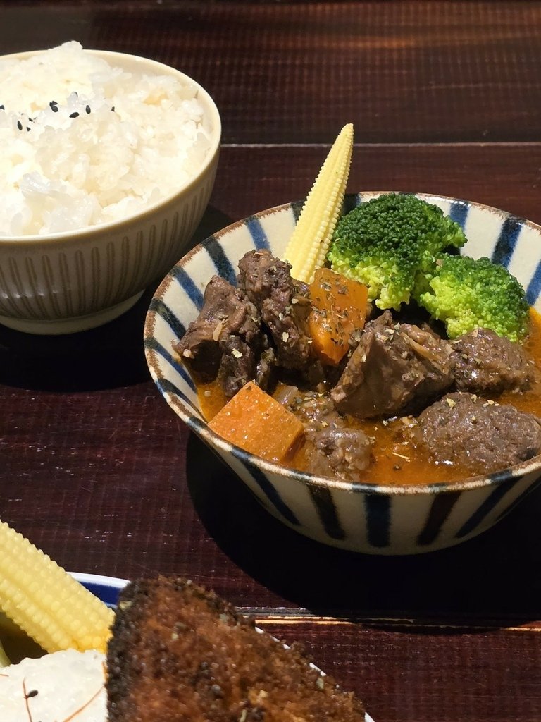 【彰化｜彰化市】彰化喫茶室｜巷弄間的日式餐酒館｜琥珀川喫茶室