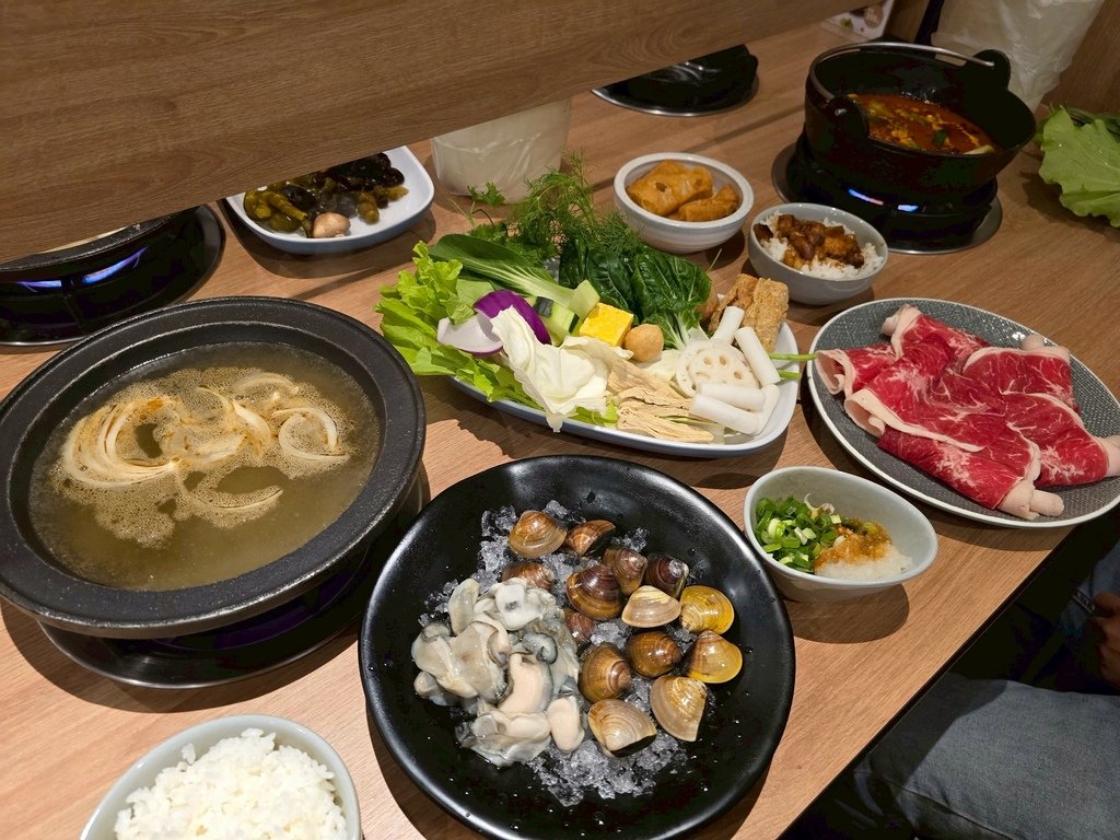 【彰化｜員林】員林火鍋｜香菜控集合！這間火鍋竟然讓你「香菜吃