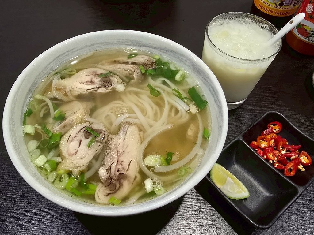 【彰化｜員林】員林越南料理｜道地北越風味必嚐！雞肉河粉、冰檸