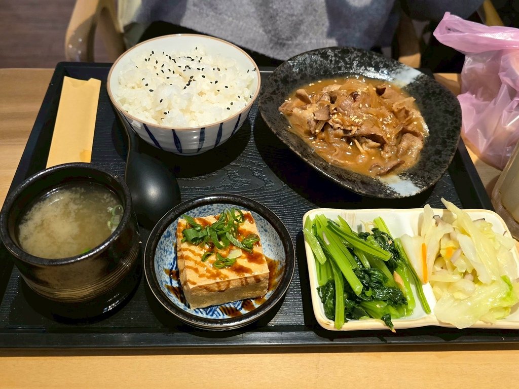 【彰化｜彰化市】彰化泡沫紅茶｜火車站附近輕鬆聚會好去處｜阿三