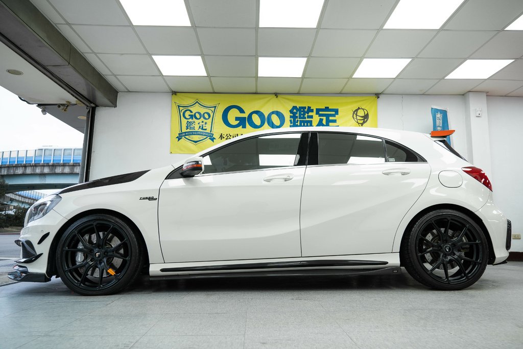 Benz A45 AMG 4MATIC W176，強悍動力高