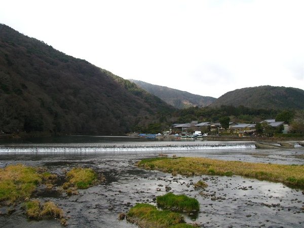 渡月橋上看桂川