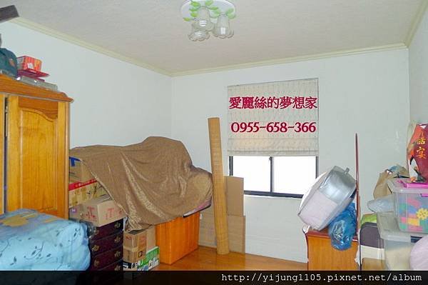 板橋和平黃金三房13F-臥房1.JPG