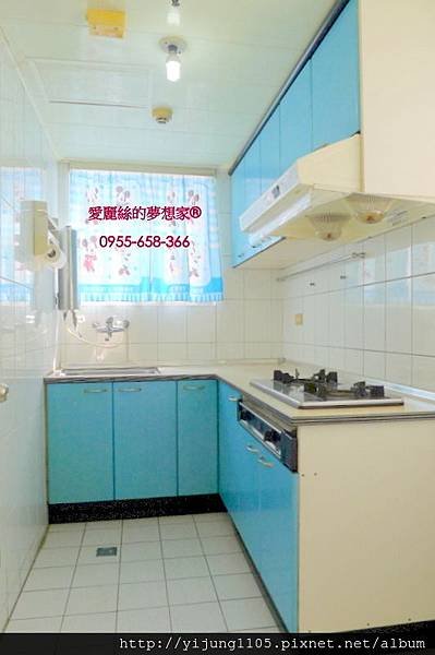 轟動天廈14F-廚房.JPG