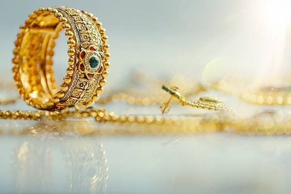 jewellery-3968328_1920.jpg