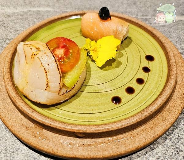 高雄苓雅區『覓奇頂級日式燒肉 』職人代烤﹐隱蔽性極高!濃濃日