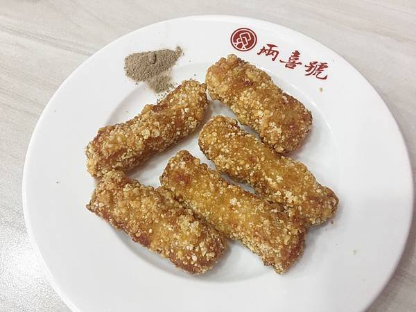 強尼先生愛美食-台北。好食記 | 萬華區-一甲子百年老店兩喜號魷魚羹-魷魚羹 / 魚酥羹 / 蝦仁羹 / 花枝羹 / 酥炸赤肉羹 / 米粉炒-萬華艋舺夜市-龍山寺捷運站！