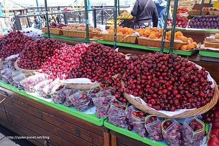 the_fishman_wharf_fruit_stand_cherry