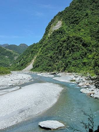 靈山幽洞禪聲流，蓮境清谷妙音傳MV (4).jpg