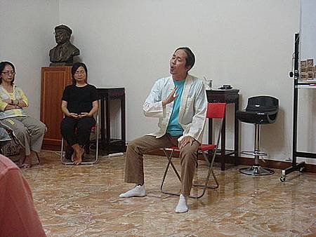 2008年10月27日 張啟華文化藝術基金會--聲音與生命能量講座 (4).jpg