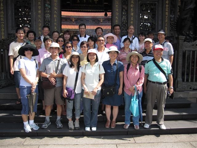 萬華史蹟巡禮第三次合影(2011.7.16)IMG_3145.JPG
