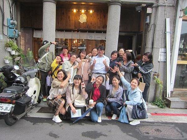 淡水商工第四屆商三乙校友參訪迪化街導覽隨筆(2023.11.