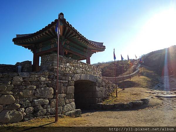 金井山城北門