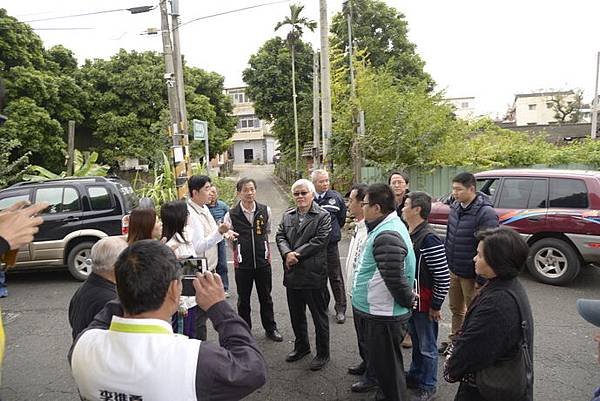 李縣長會勘斗南鎮贊天宮感化堂鄰近道路鋪面及附屬設施改善工程.JPG