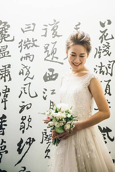 台北新秘推薦 新娘宴客造型 新娘化妝髮型  新娘盤髮 美式婚禮造型 海外婚禮婚紗新秘 個人彩妝教學 PhiPhotostudio 真的好餐廳 Dionnewedding